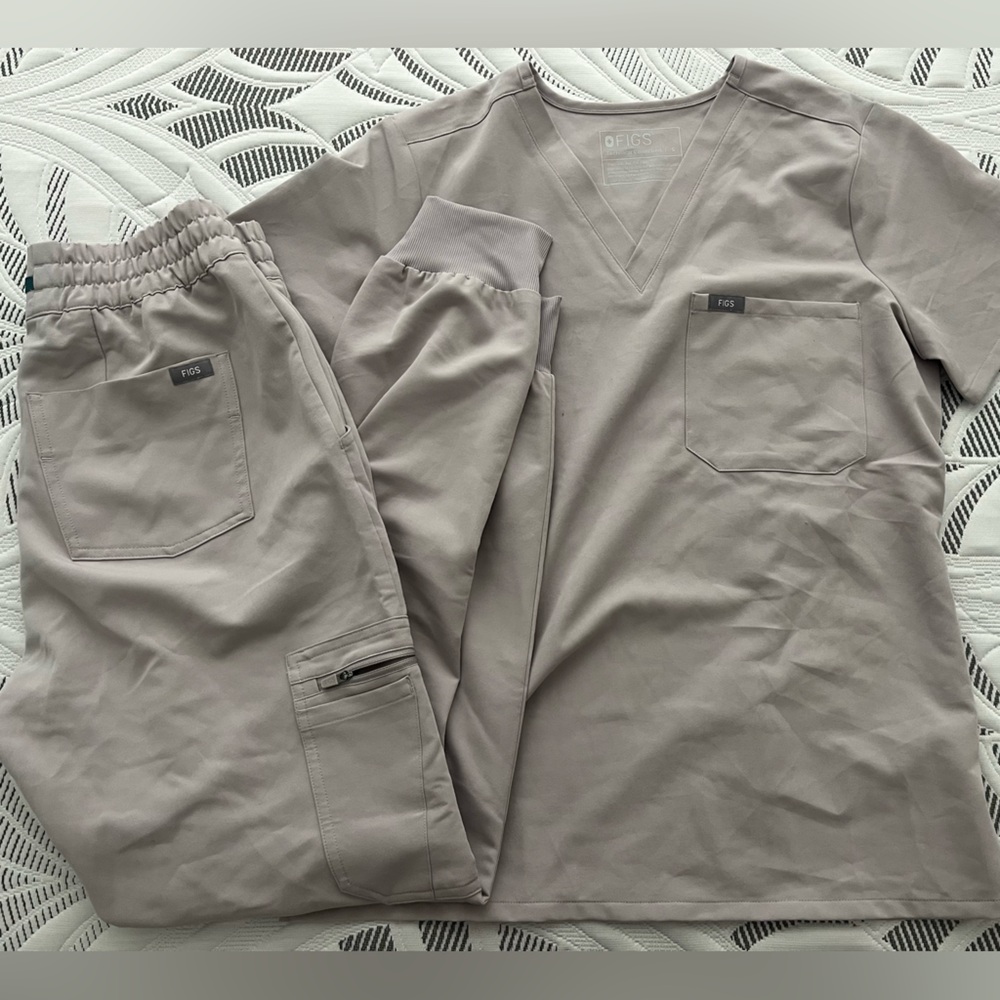 Figs Slate Gray Scrub Set